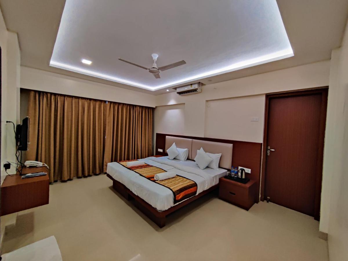 Serenity By Monarch, Baner Pune Meribel Village Екстер'єр фото