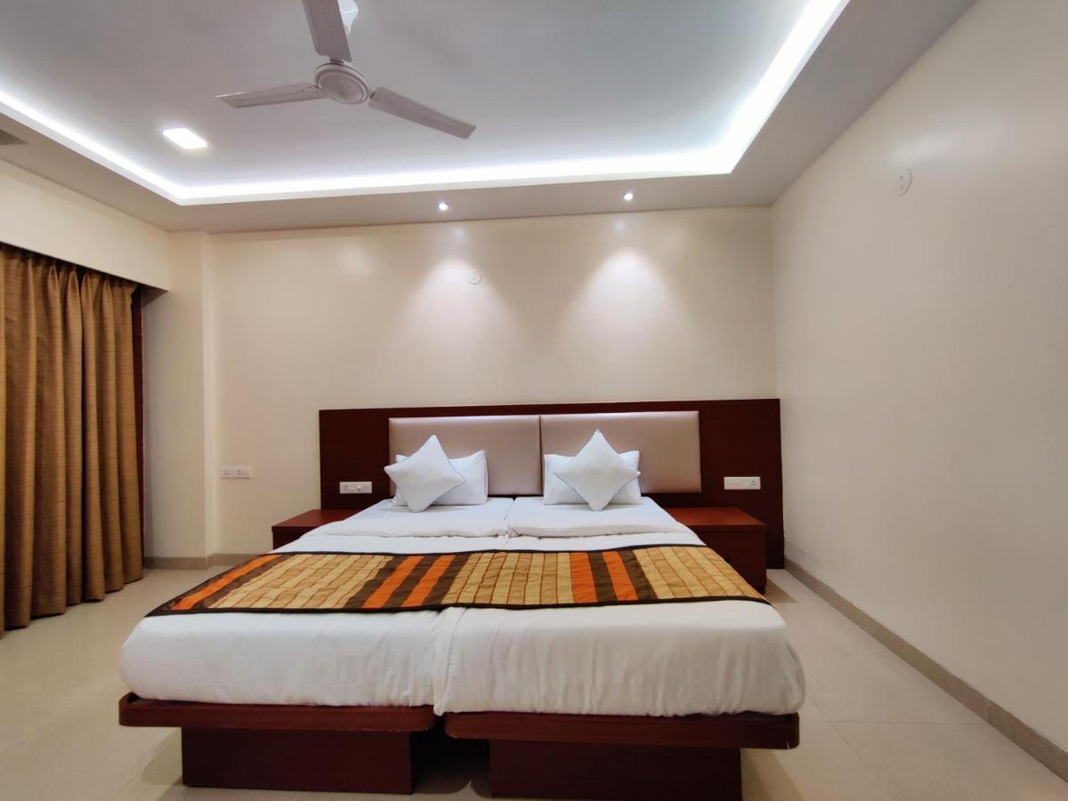 Serenity By Monarch, Baner Pune Meribel Village Екстер'єр фото