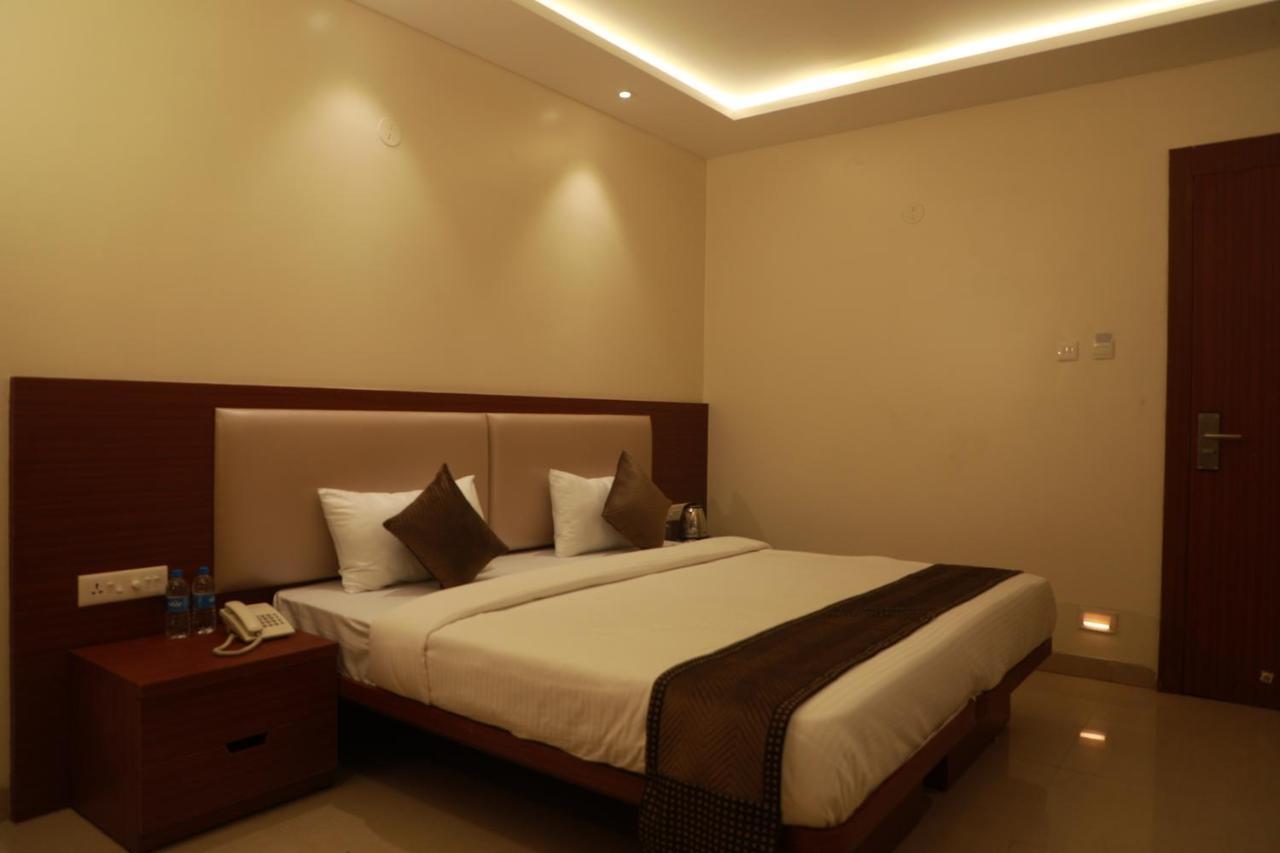 Serenity By Monarch, Baner Pune Meribel Village Екстер'єр фото